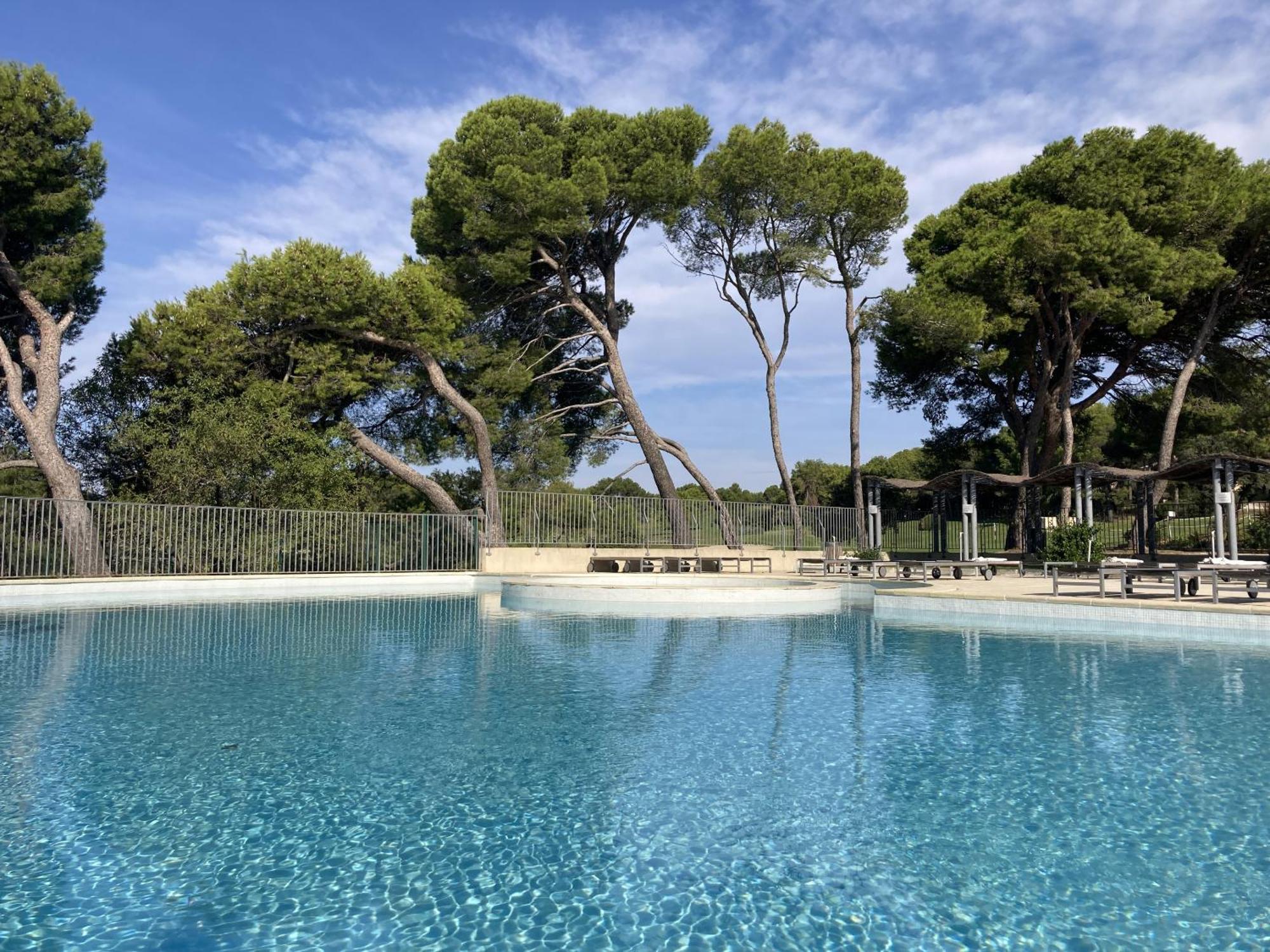 La Perle Du Golf -Magnifique Vue Clim Linge Golf Saumane 6P Piscine Tennis Экстерьер фото